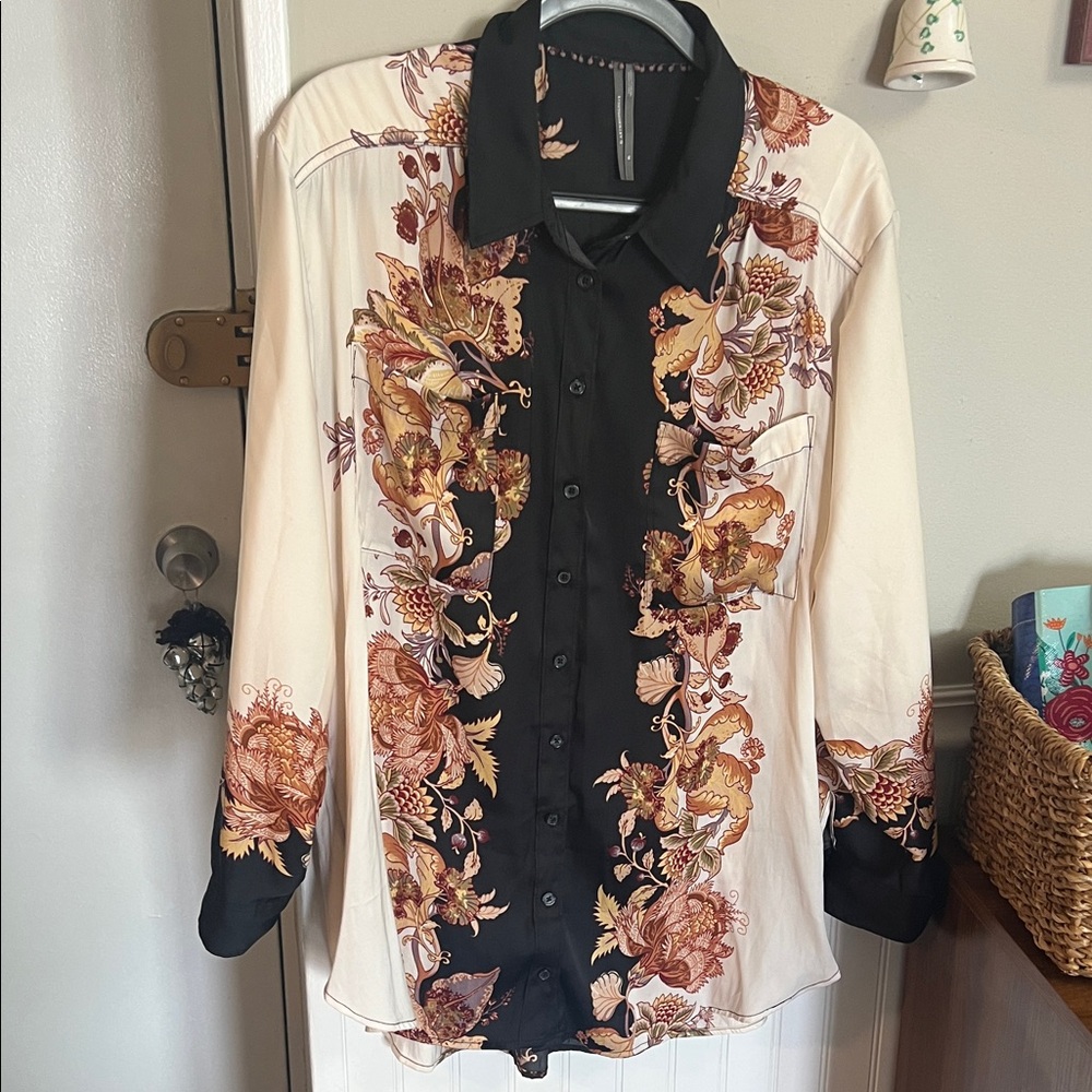 Floral Button-Up Blouse in Black & Cream
